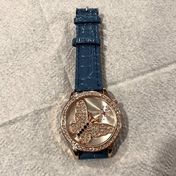 Women’s Big Round Face Watch With Rhinestone Butterfly Set Inside - Picture 9 of 10